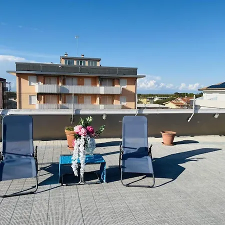 아파트 Spacious Sea View Flat With Terrace