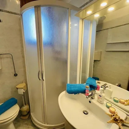 Spacious Sea View Flat With Terrace 아파트 *