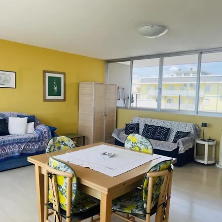 Spacious Sea View Flat With Terrace Apartamento