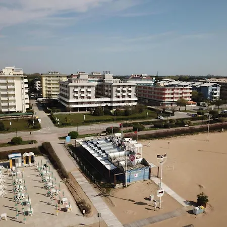 Spacious Sea View Flat With Terrace Lejlighed